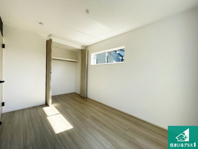 ■宝塚市山本野里　第1期　新築一戸建ての洋室|シンプルな洋室は、自分好みのインテリアが楽しめます♪ご家族とインテリアや家具を選びに行くのは入居時の醍醐味の一つです。ぜひお楽しみください♪