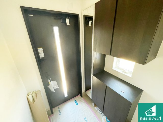 ■宝塚市山本野里　第1期　新築一戸建ての玄関|シューズボックスにはたくさんの靴が収納できるので玄関周りはいつもスッキリ！ご家族が増えても安心！