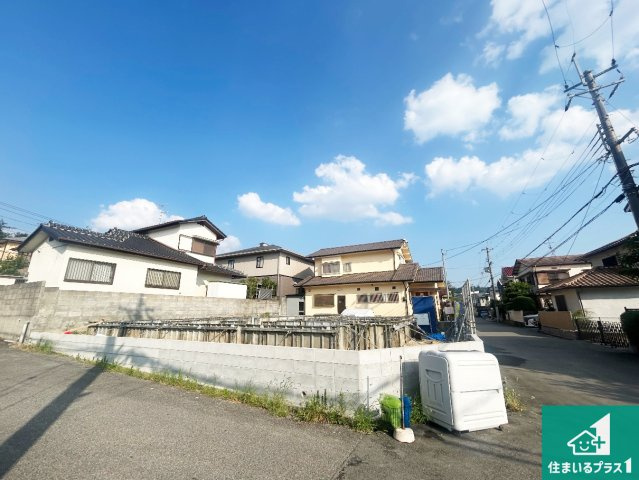 川西市大和東　第1期　新築一戸建ての外観|周辺は落ち着いた街並みの住宅地！子育てがしやすい住環境です！まだ未完成ですが、現地でしかわからない事もございます。是非一度ご覧ください。