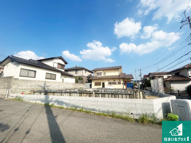 川西市大和東　第1期　新築一戸建ての外観|周辺は落ち着いた街並みの住宅地！子育てがしやすい住環境です！まだ未完成ですが、現地でしかわからない事もございます。是非一度ご覧ください。