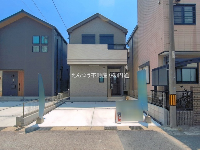 ハートフルタウン西本町3丁目の前面道路含む現地写真