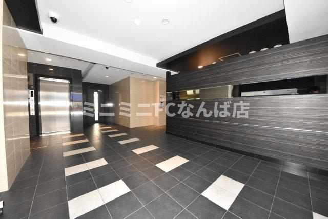 プレサンス上町台リベルテのエントランス