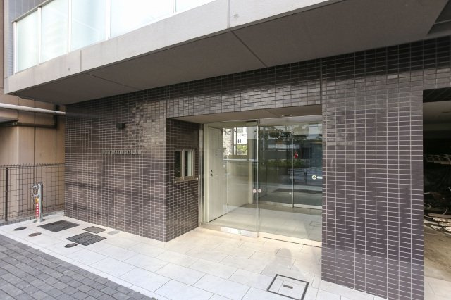 Ｂ　ＣＩＴＹ　ＴＡＢＡＴＡ　ＳＫＹ　ＣＯＵＲＴのエントランス|「田端」駅徒歩１０分！平成２６年築の耐震基準適合マンション、Ｂ　ＣＩＴＹ　ＴＡＢＡＴＡ　ＳＫＹ　ＣＯＵＲＴは即日現地案内可能となっておりますので、お気軽にお問い合わせください！