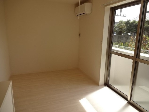 稲城市矢野口の賃貸マンションの居間・リビング