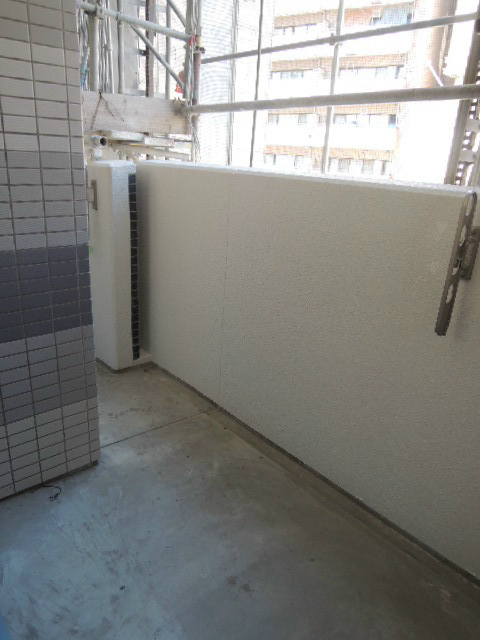 プレサンスみなと元町駅前のバルコニー