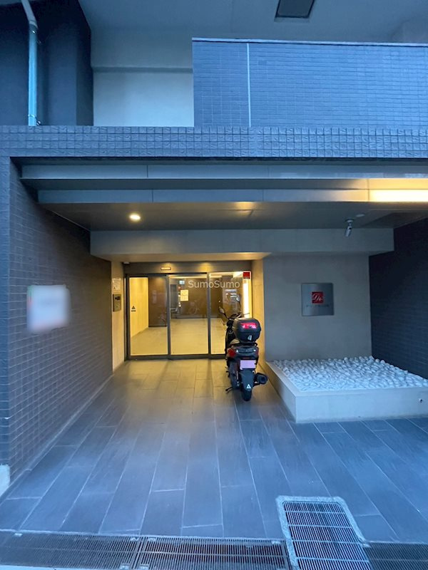 ドゥーエなんば南のエントランス