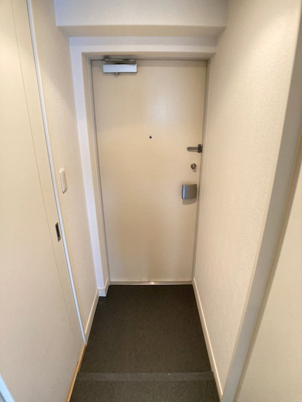 ドゥーエなんば南の玄関