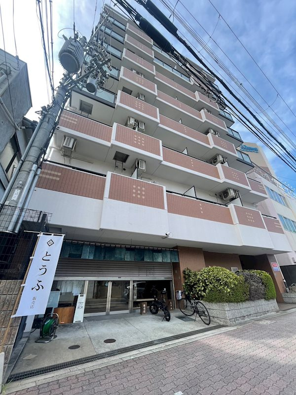 アルパ三宮の外観