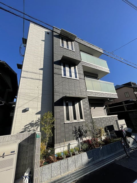プレミール甲子園の外観