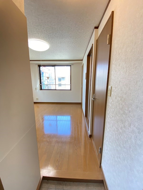 山口ビルの玄関