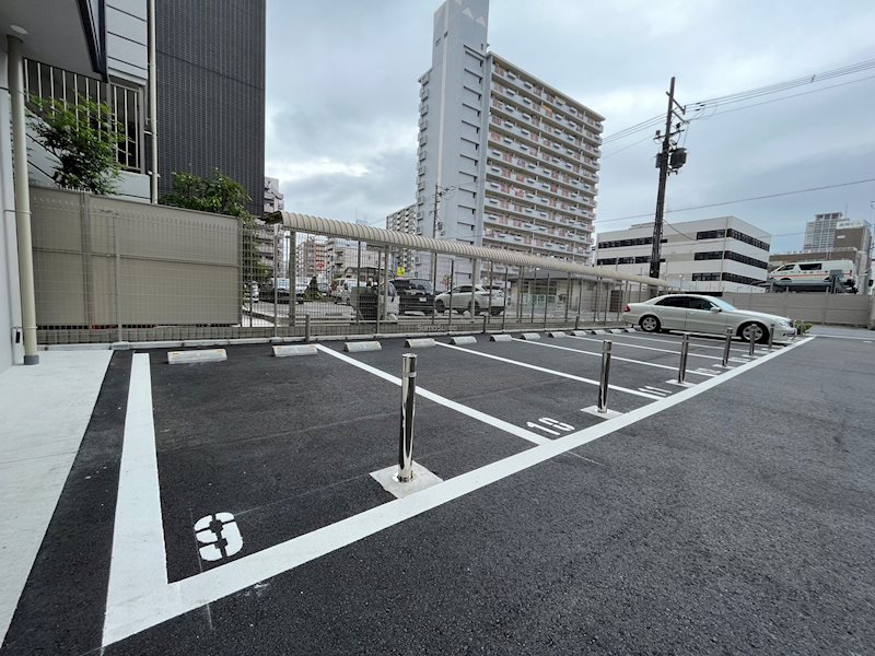 エスリードレジデンス大阪難波の駐車場