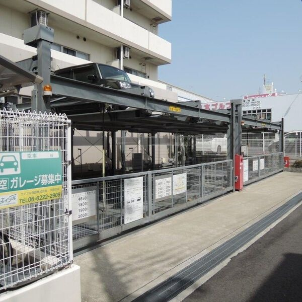 モアライフ住吉南の駐車場