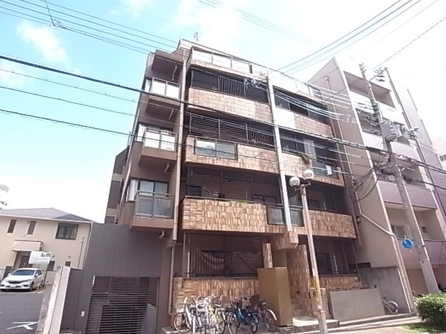 cecil courtの外観