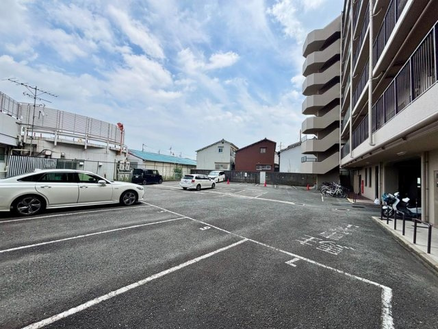 寝屋川日光ハイツの駐車場|■物件内覧・資金計画相談・住宅ローン相談、リフォーム相談、お問合せ受付中■
※当日・翌日のご内覧、ご相談はお電話でのお問合せがスムーズです！