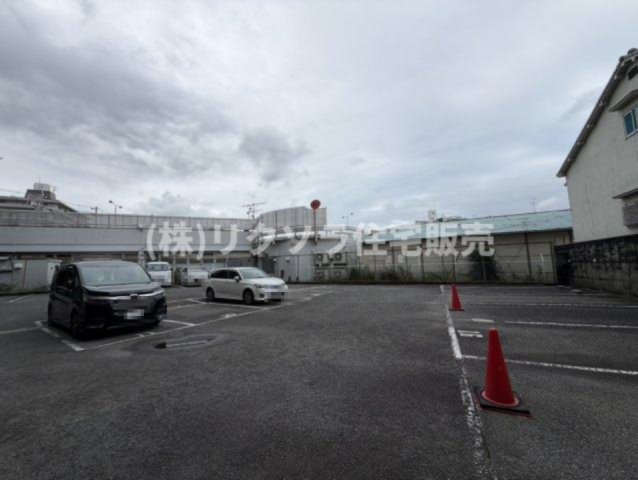 寝屋川日光ハイツの駐車場|■物件内覧・資金計画相談・住宅ローン相談、リフォーム相談、お問合せ受付中■
※当日・翌日のご内覧、ご相談はお電話でのお問合せがスムーズです！