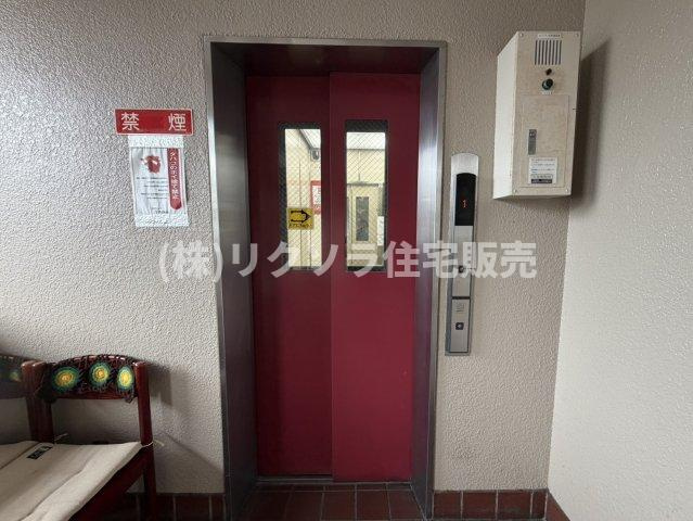 寝屋川日光ハイツのその他共用部分|エレベーター
■物件内覧・資金計画相談・住宅ローン相談、リフォーム相談、お問合せ受付中■
※当日・翌日のご内覧、ご相談はお電話でのお問合せがスムーズです！