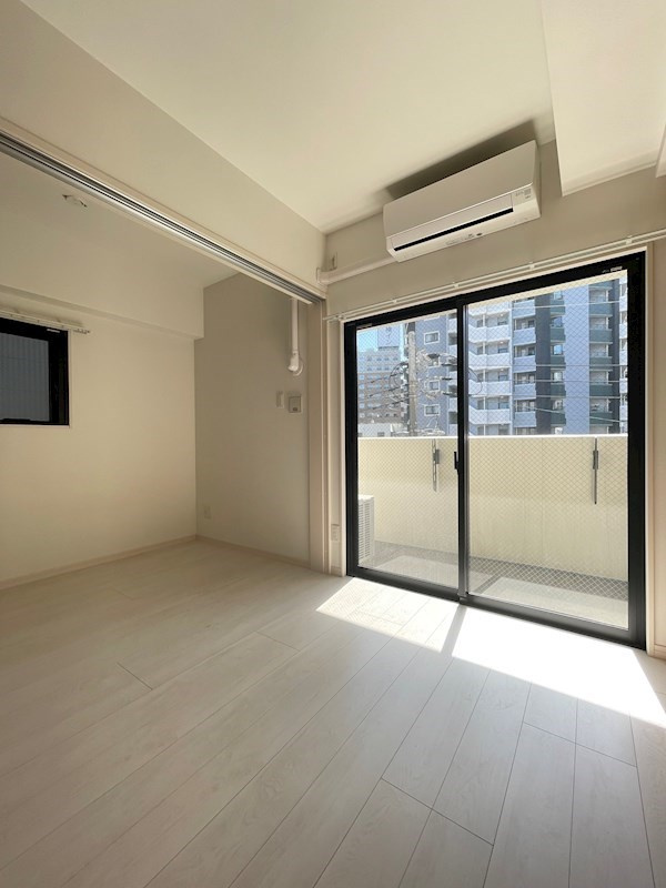 MODERN PALAZZO 天神preciousの居間・リビング