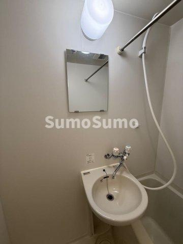 レオパレスルコントワール御影の洗面所