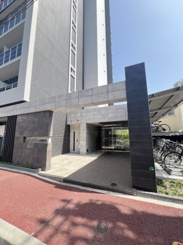 ギャラクシー南福岡駅前のエントランス