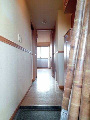稲城市矢野口の賃貸マンションの玄関