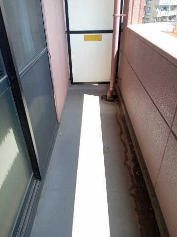 稲城市矢野口の賃貸マンションのバルコニー