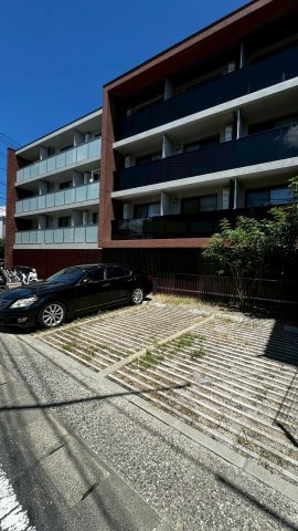 quador西新の駐車場
