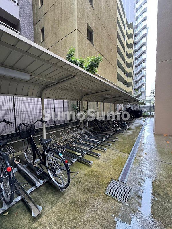 プレサンス中之島公園グラシアの駐車場