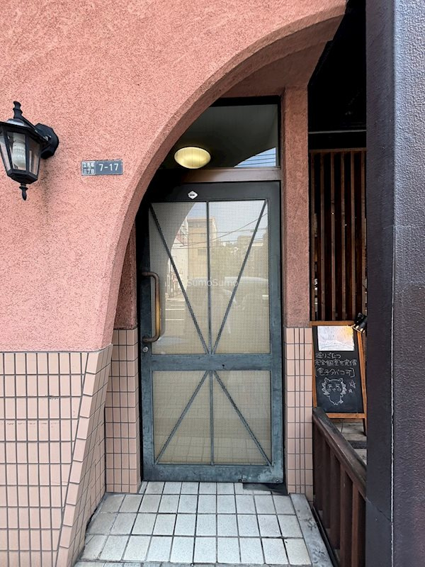 UTビルのエントランス