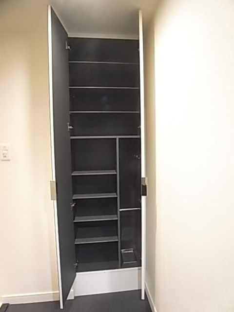 プレサンス神戸元町ベルシオンの収納