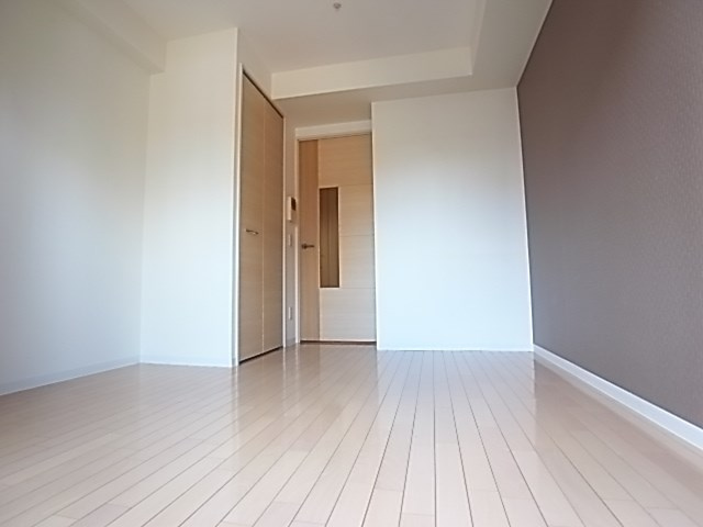 エスティライフ三宮東の居間・リビング