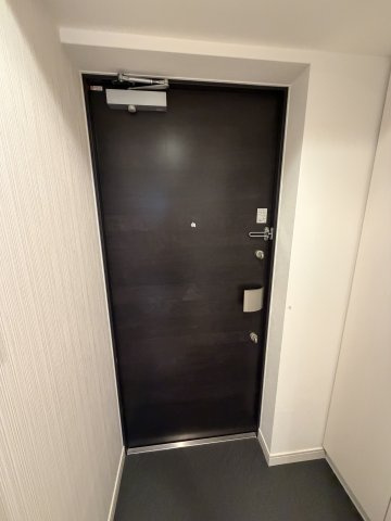 プレサンスKOBEティアラの玄関