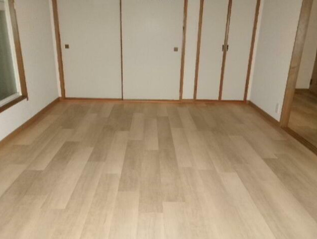 ●津市下弁財津興 中古戸建の洋室