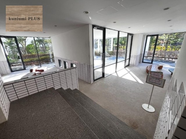 ベル・パークシティアネックス　WEST棟のエントランス