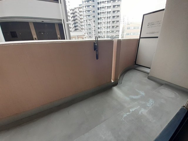 【バルコニー】 | セレスタイト黒崎 | 暖かな日差しのふりそそぐバルコニー