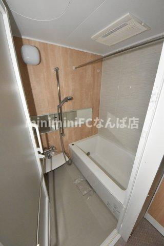 シーズンフラッツ靱本町の浴室