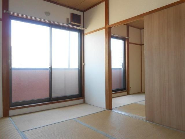 【寝室】 | ハラックスⅡ | 広くて明るい寝室