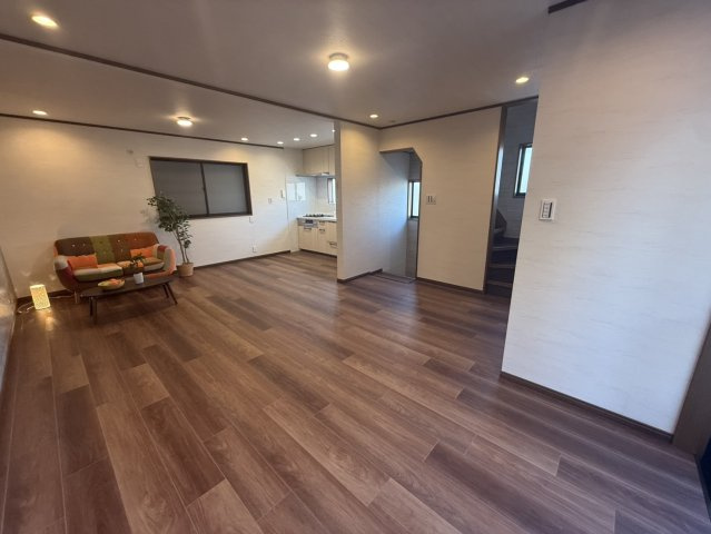 森河内西2丁目　中古戸建の居間・リビング