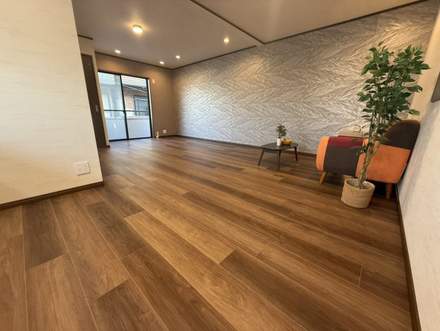 森河内西2丁目　中古戸建の居間・リビング