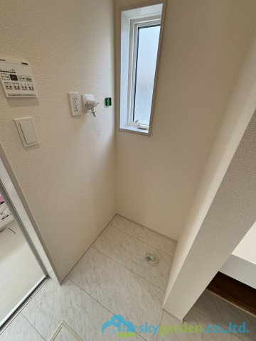 平塚市虹ケ浜　新築戸建　全2棟1期1号棟のランドリースペース