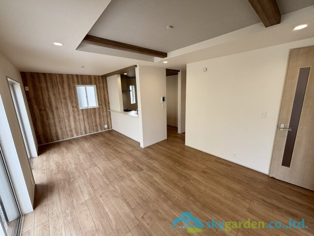 平塚市虹ケ浜　新築戸建　全2棟1期1号棟の居間・リビング