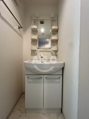 ライブガーデン江坂の独立洗面台|洗面台