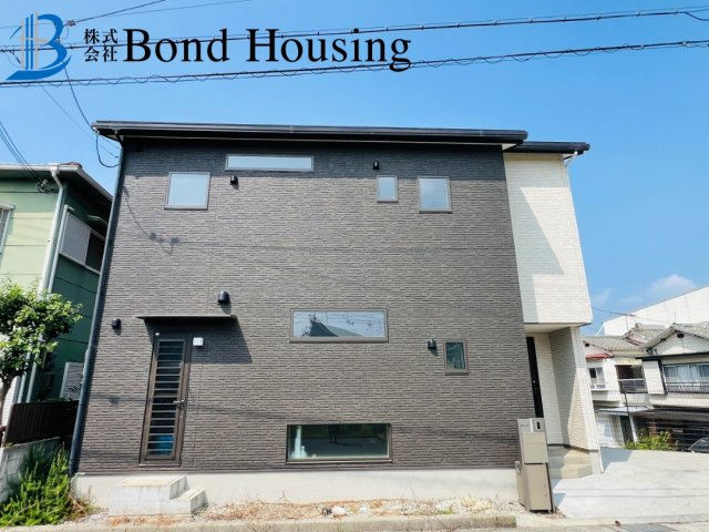 築3年の築浅物件　魚住町西岡　中古戸建