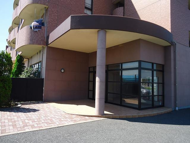 【エントランス】 | カミングヒルズ | 落ち着いたエントランスです