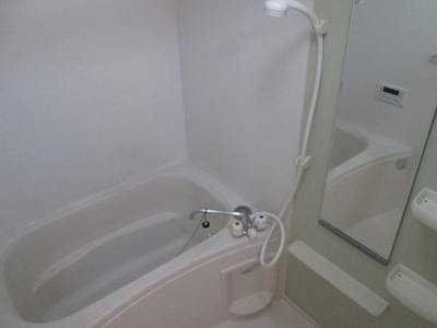 【浴室】 | カミングヒルズ | コンパクトで使いやすいお風呂です