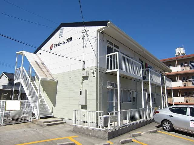 ファミール天野
