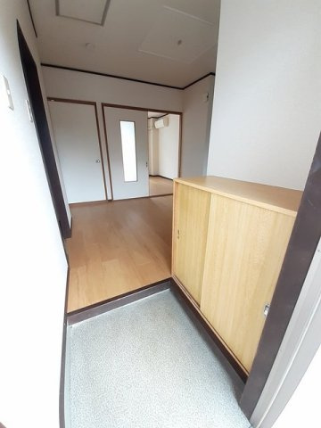 ファミール天野の玄関