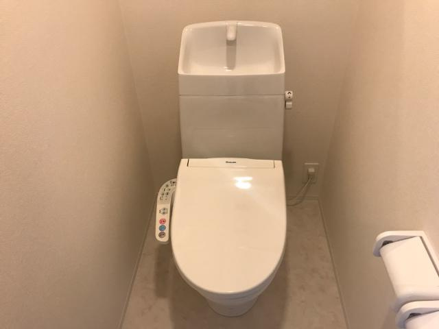 Riverain中央のトイレ|シャワー付トイレ