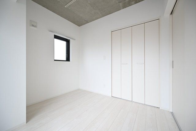 ＲＯＸＩＳ日暮里の洋室