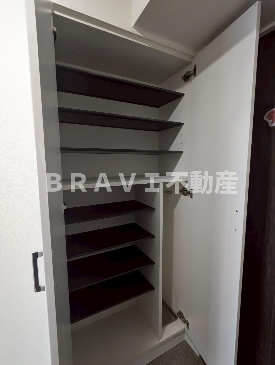ノルデンタワー南森町アドバンス BRAVI不動産の玄関
