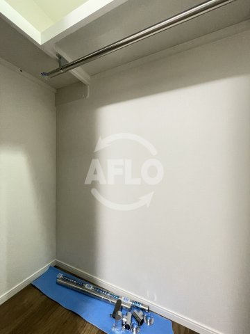 ノルデンタワー南森町アドバンス　堀川小学校区のバルコニー|ノルデンタワー南森町アドバンス　ウォークインクローゼット